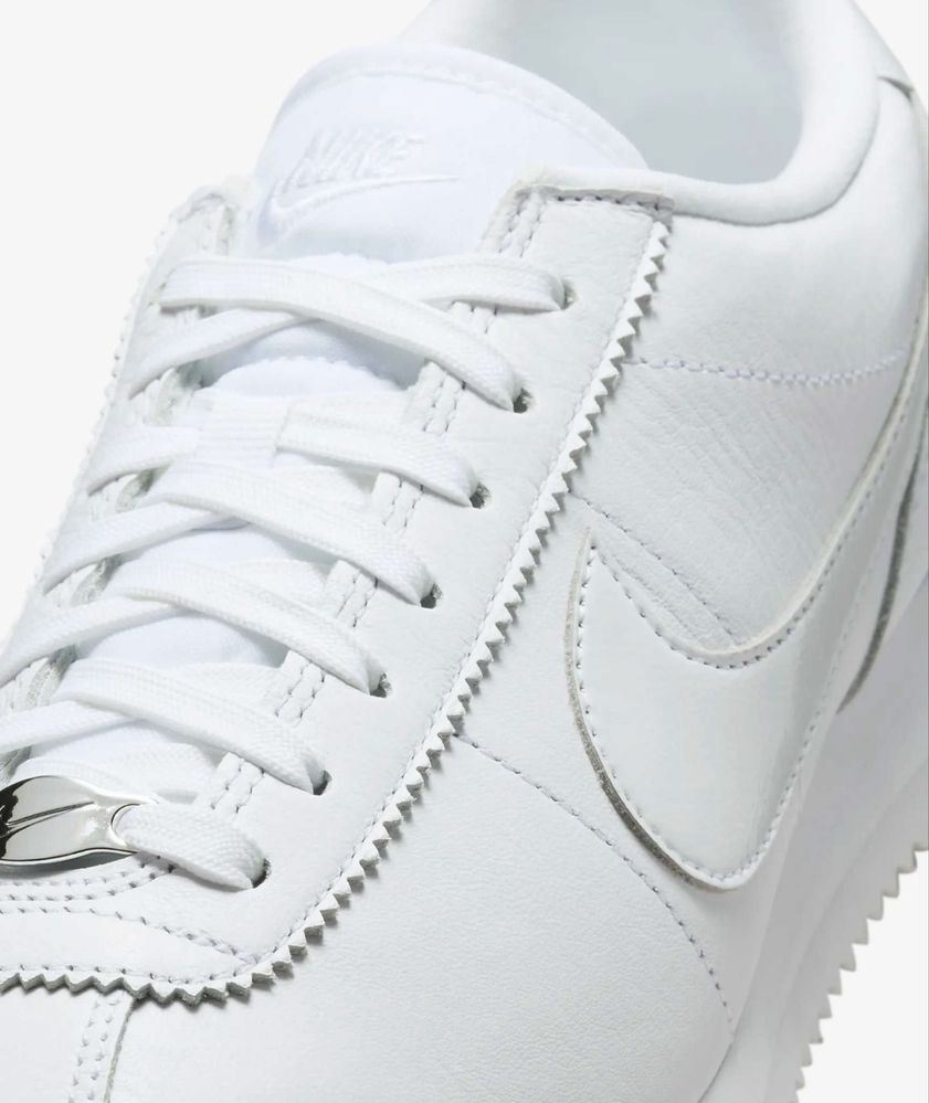 Нові кросівки Nike Cortez