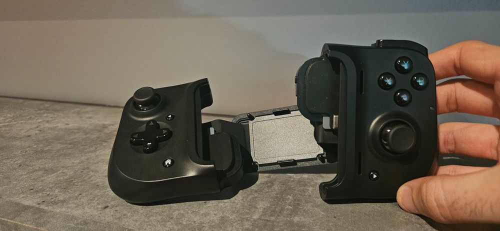 Razer Kishi (Smartphone Controller) as New64564195159810122