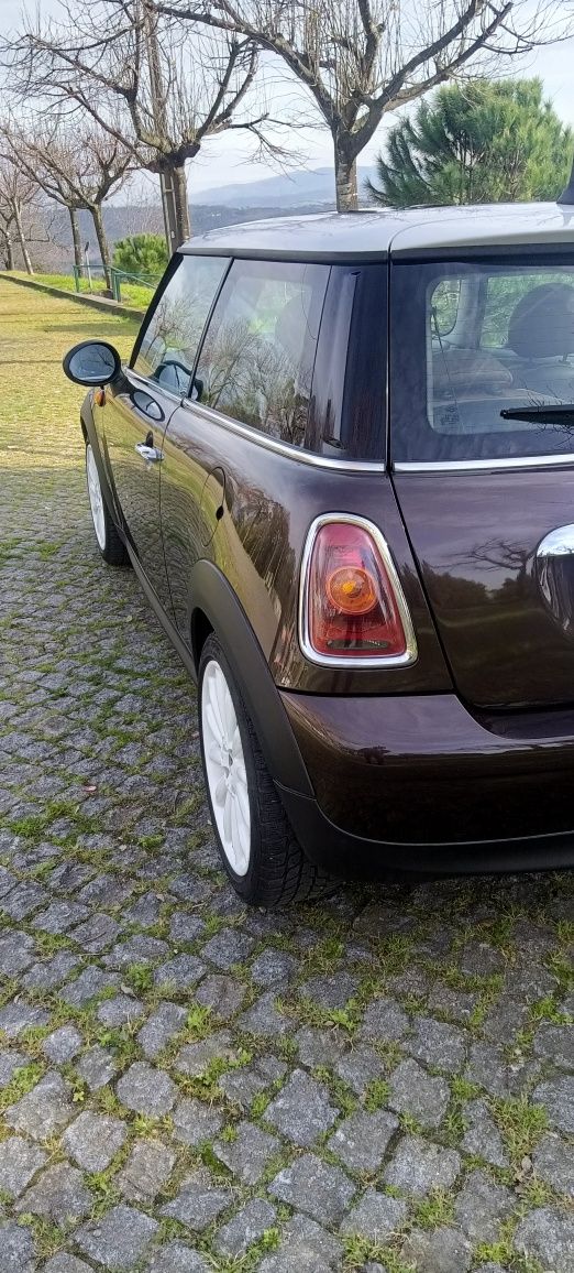 Mini Cooper d 50 anos