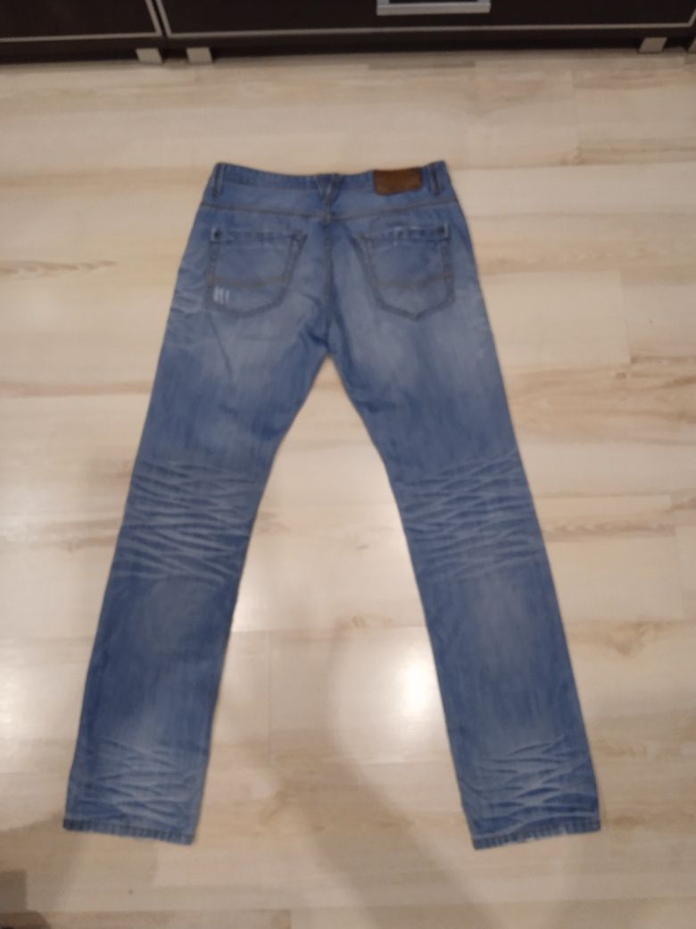 Spodnie jeans męskie rozm.M/L Diverse