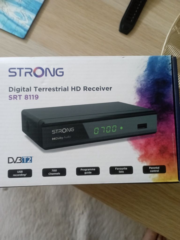 Dekoder DVB-T 2 STRONG SRT 8119