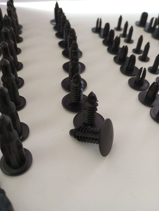 Універсальний набір кліпс для авто 60 штук.