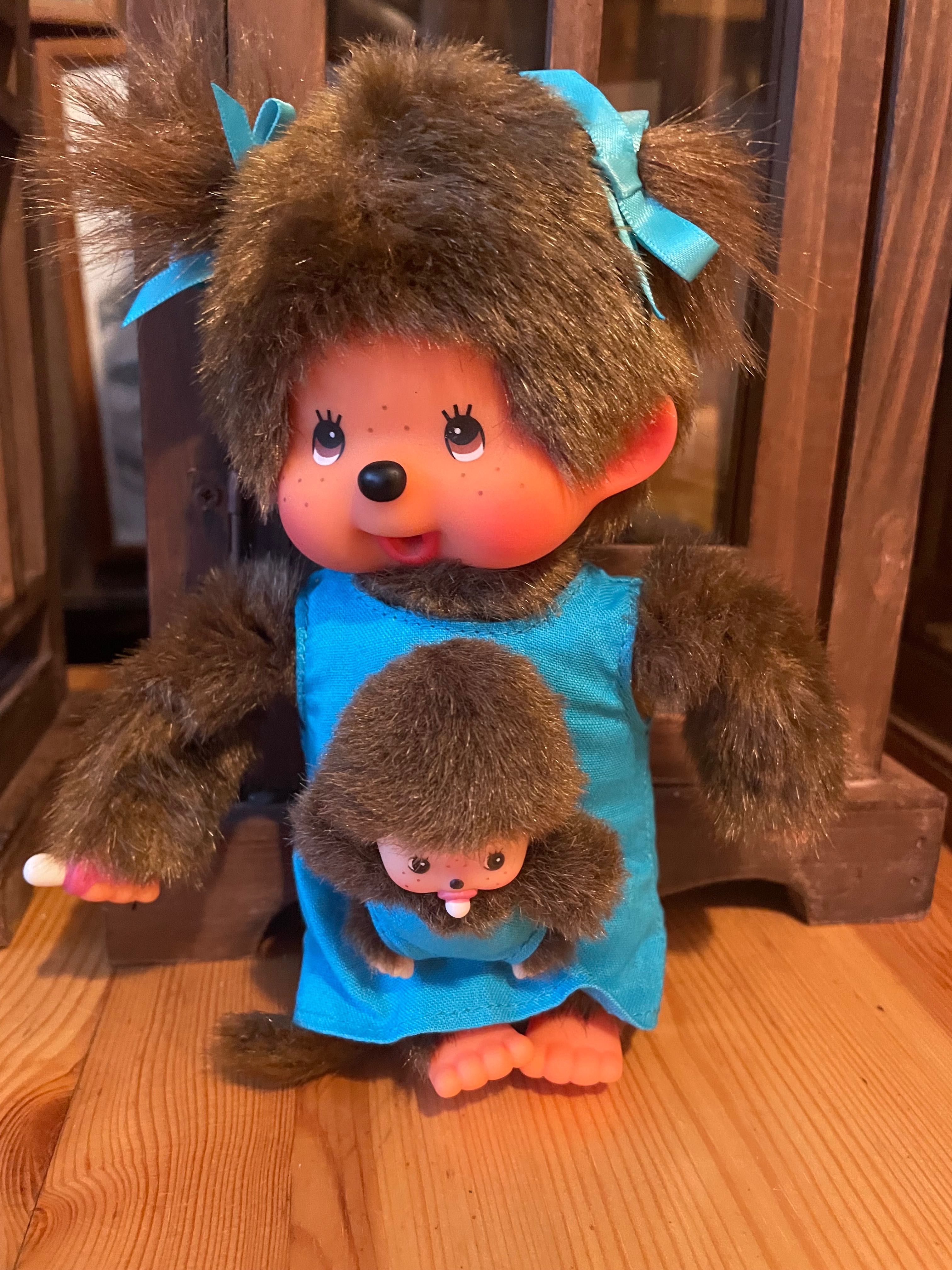 Małpka Monchhichi nowa matka z dzieckiem