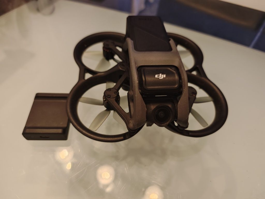 Dji Avata Идеальное состояние. В комплекте, только 1 батарея и зарядка