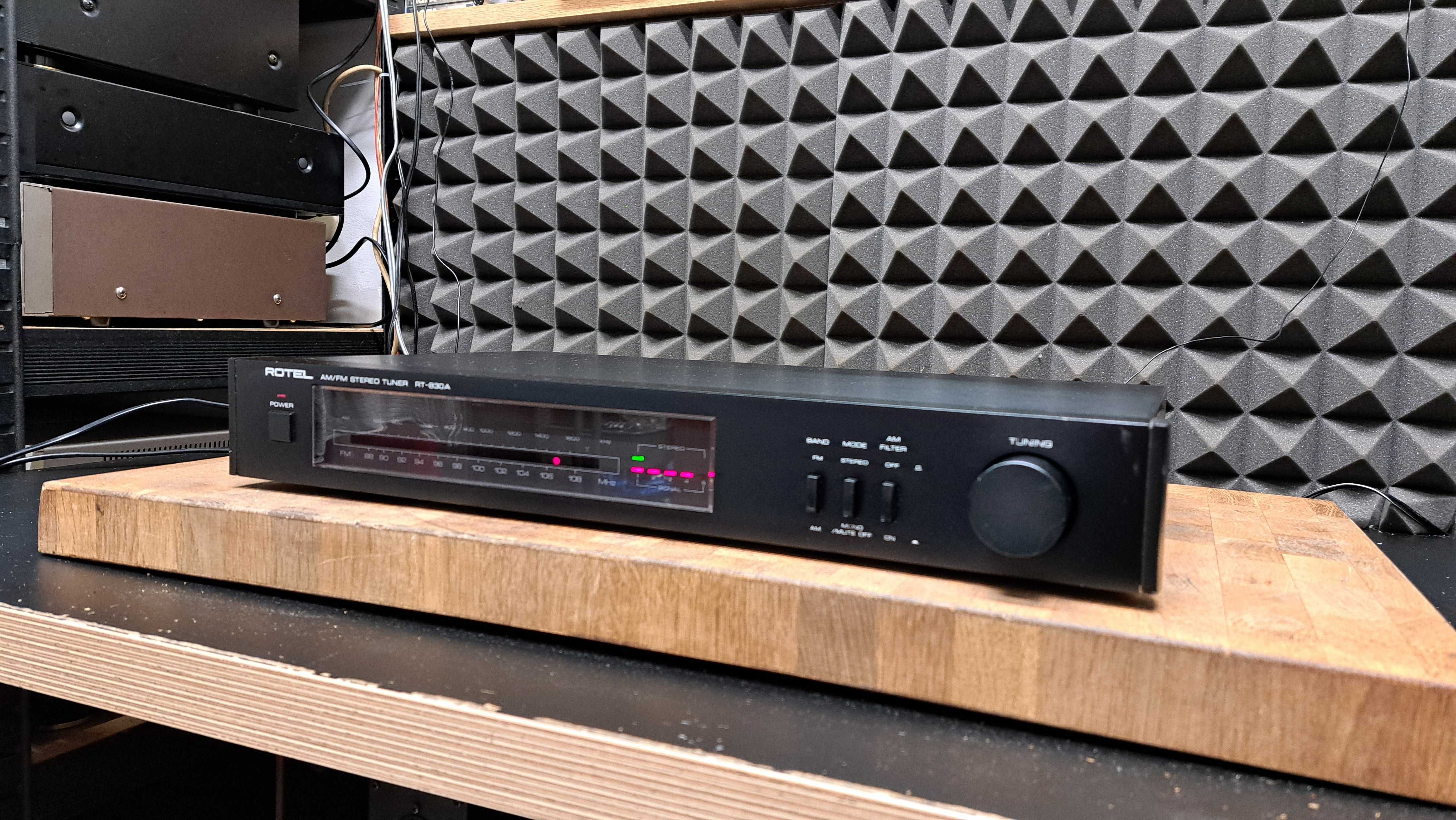Tuner Rotel RT-830A