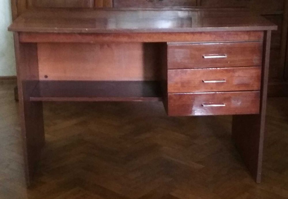 Однотумбовый письменный стол (СССР)