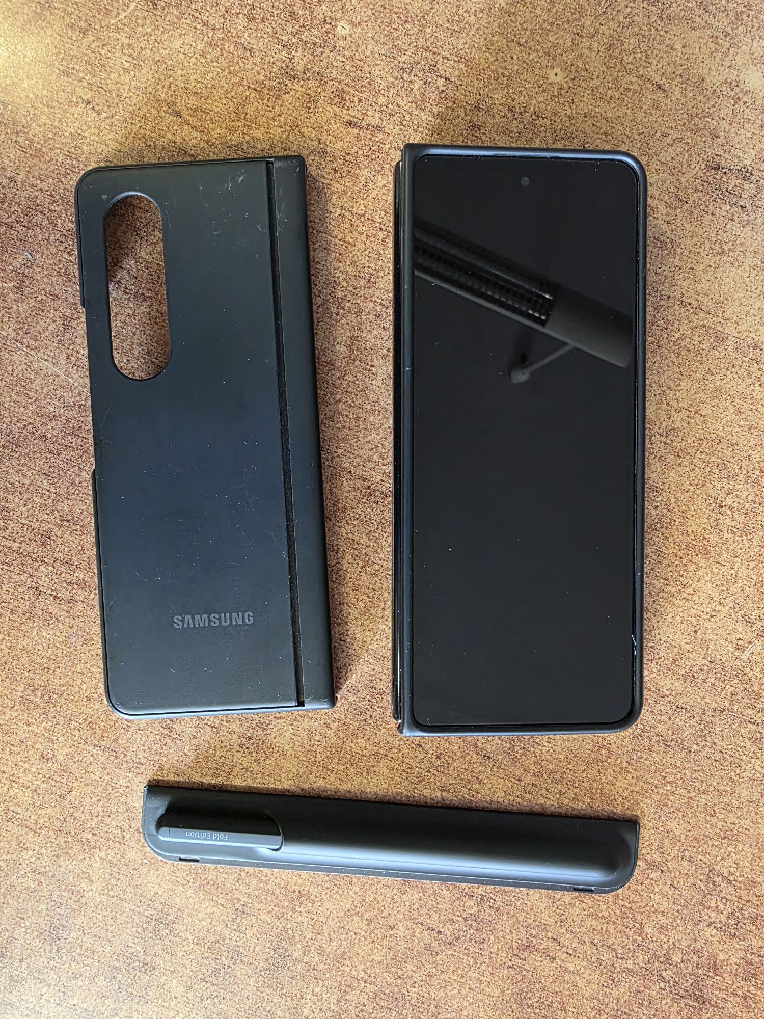 Samsung Galaxy Fold4 12/256 DS +2x etui