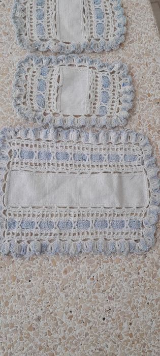 Panos de linho com croché feitos à  mão