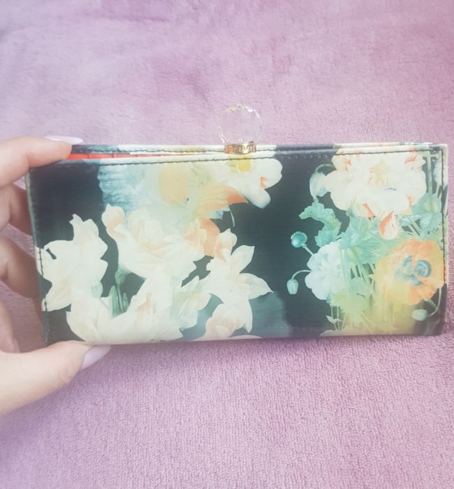 Portfel duży e kwiaty  TED BAKER