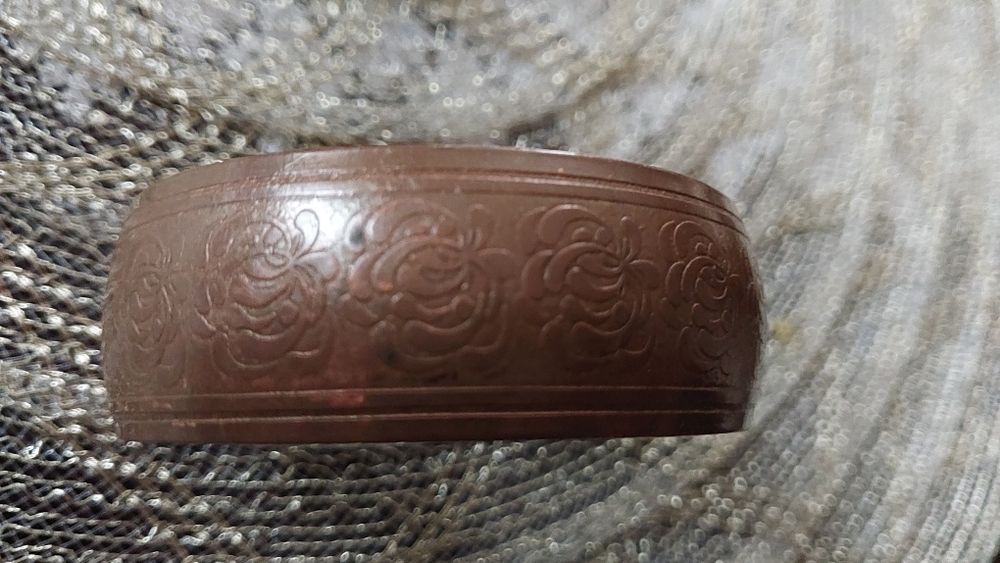 Stara, zdobiona bransoletka