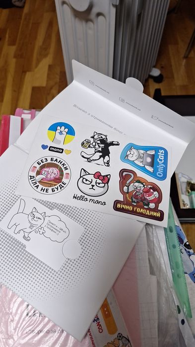 Стікери mono bank від білої карти monobank