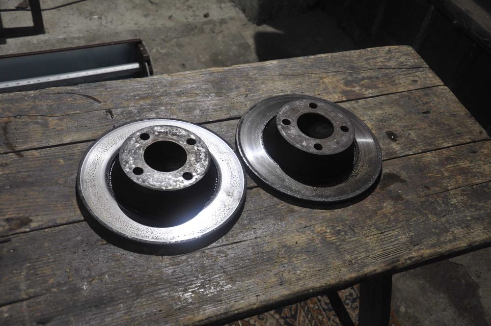 Tarcze hamulcowe Przód Audi 80 B4 Cena Za Parę