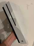 Sprzedam XBOX ONE S 1tb + gra
