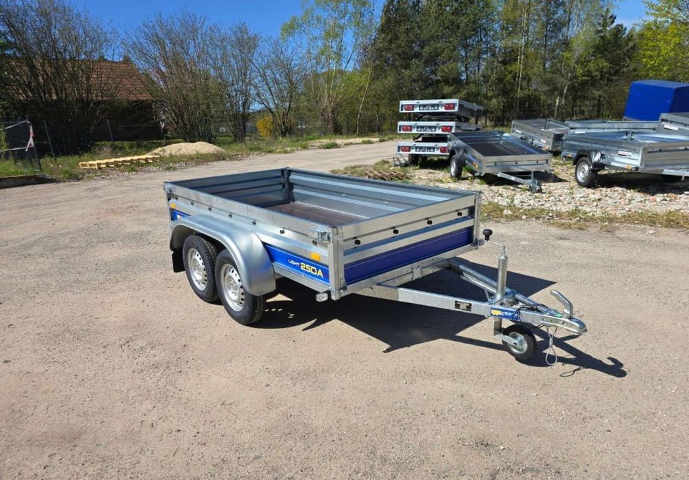 Przyczepa dwuosiowa Vesta Light 25 DA  Przyczepa dwuosiowa Vesta Light 25 DA 252 x 135 x 37 cm