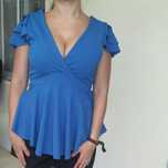 Blusa azul de cerimónia, formal e casual