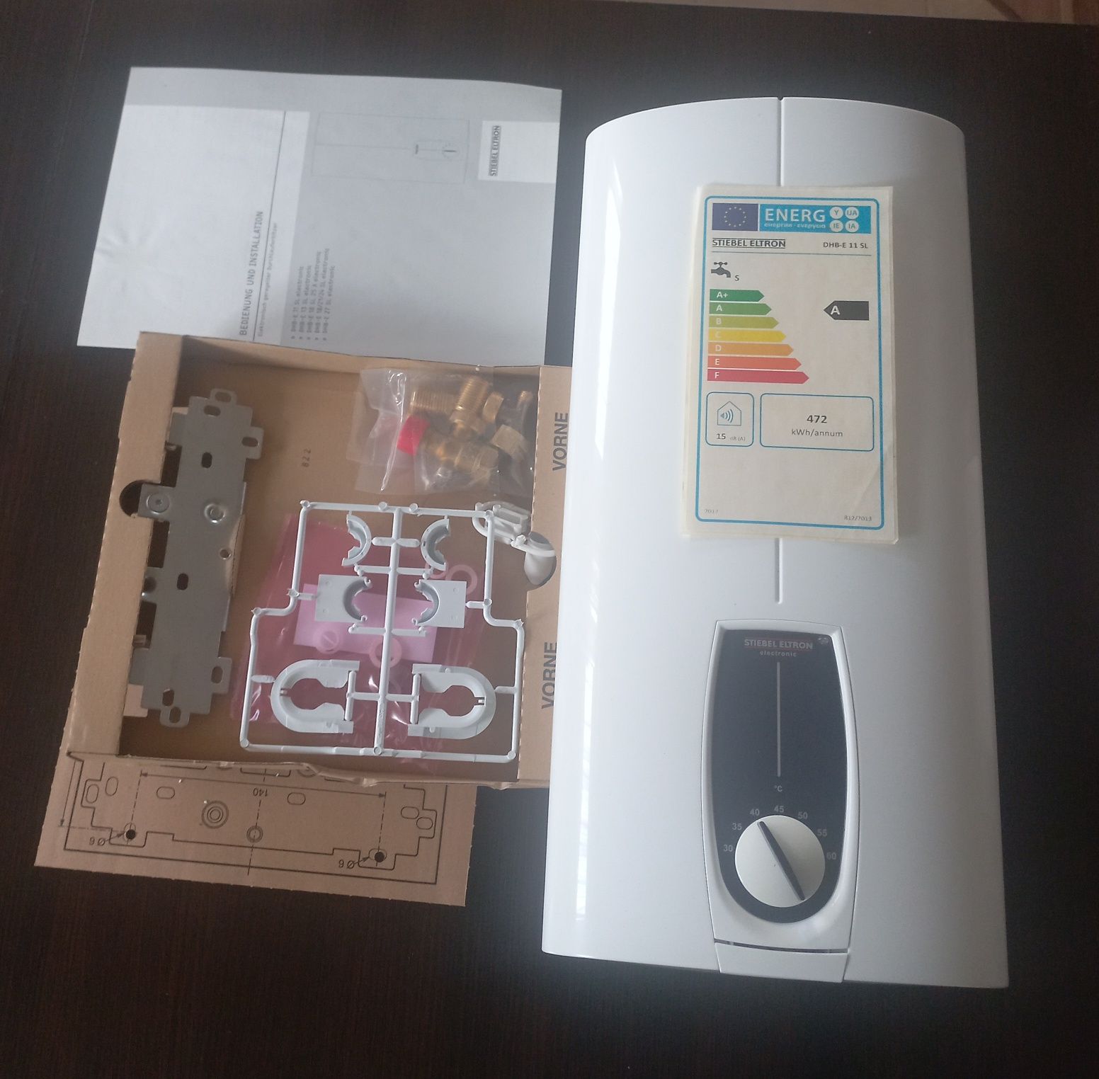 Przepływowy elektr. ogrzewacz wody Stiebel Eltron DHB-E 11SL