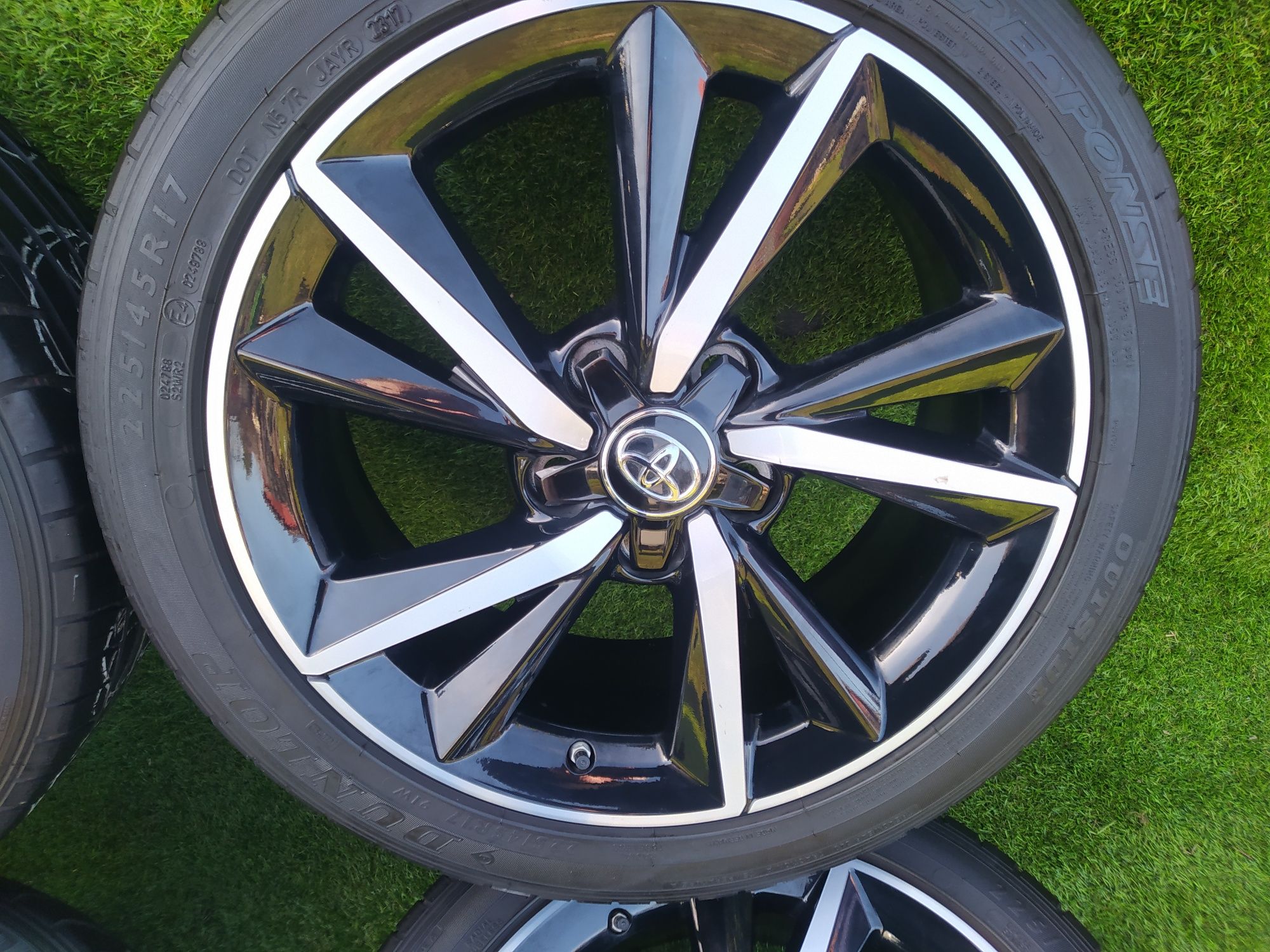 Felgi koła Toyota Auris Corolla 225/45 R17 Lato