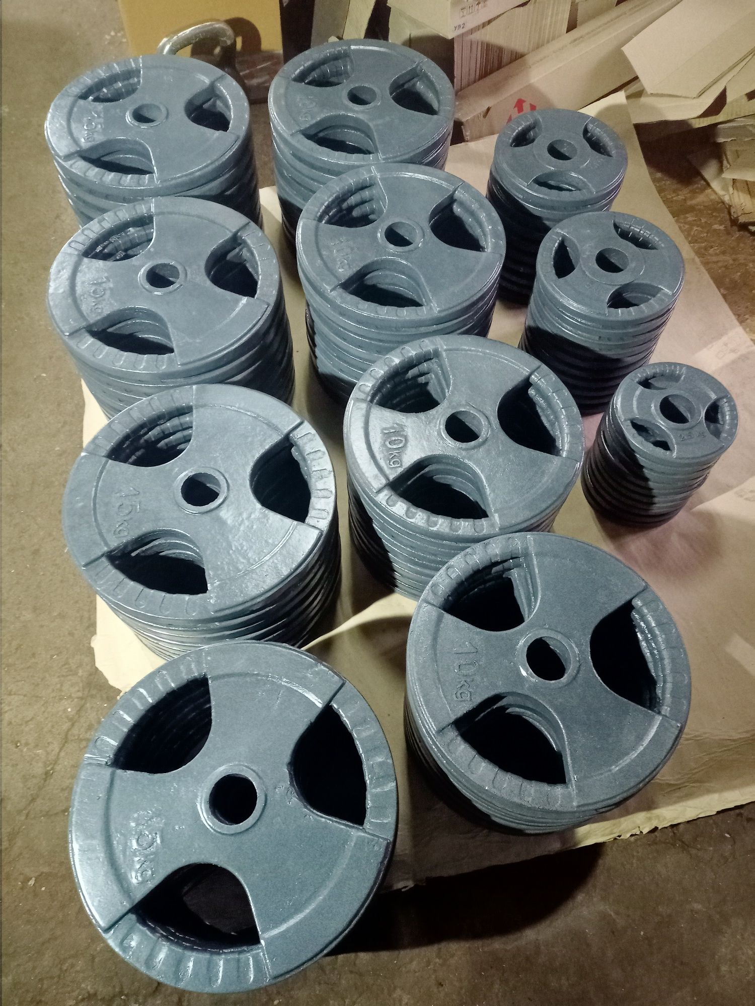 Блин на штангу 25 кг,20 кг,15 кг,10 кг,5 кг,2,5 кг,1,25 кг диск штанги