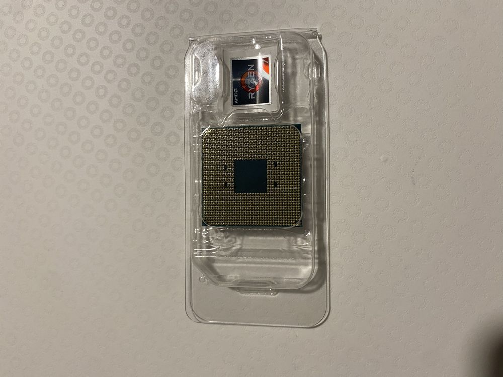 AMD Ryzen 7 3700X