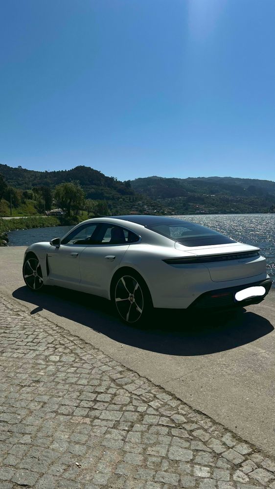 Porsche Taycan Bateria Plus