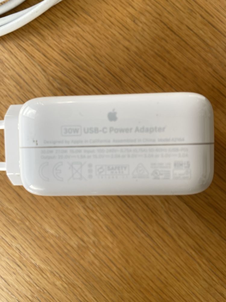 Apple adaptor 30w usb-c com cabo