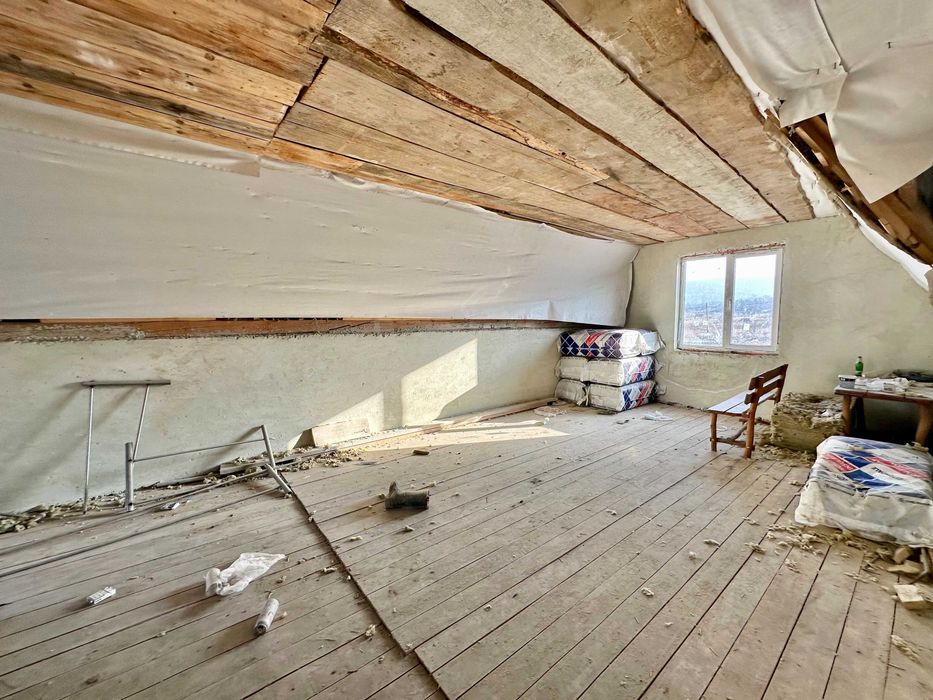 Продається будинок у с.Попелі біля м.Борислав