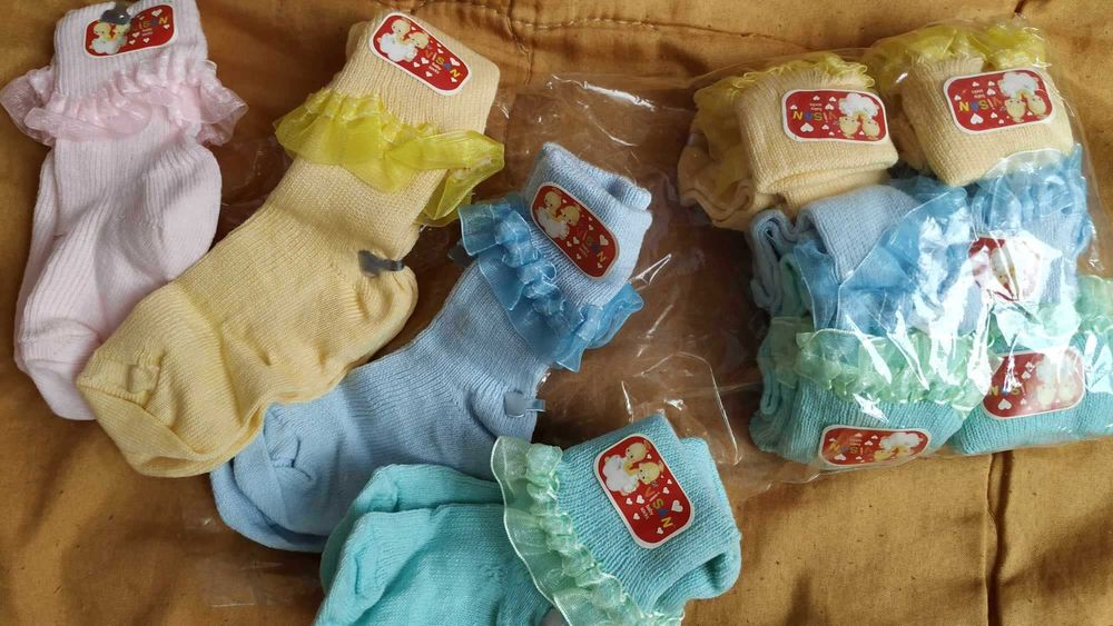 skarpetki Nowe niemowlęce z koroneczką różne kolory