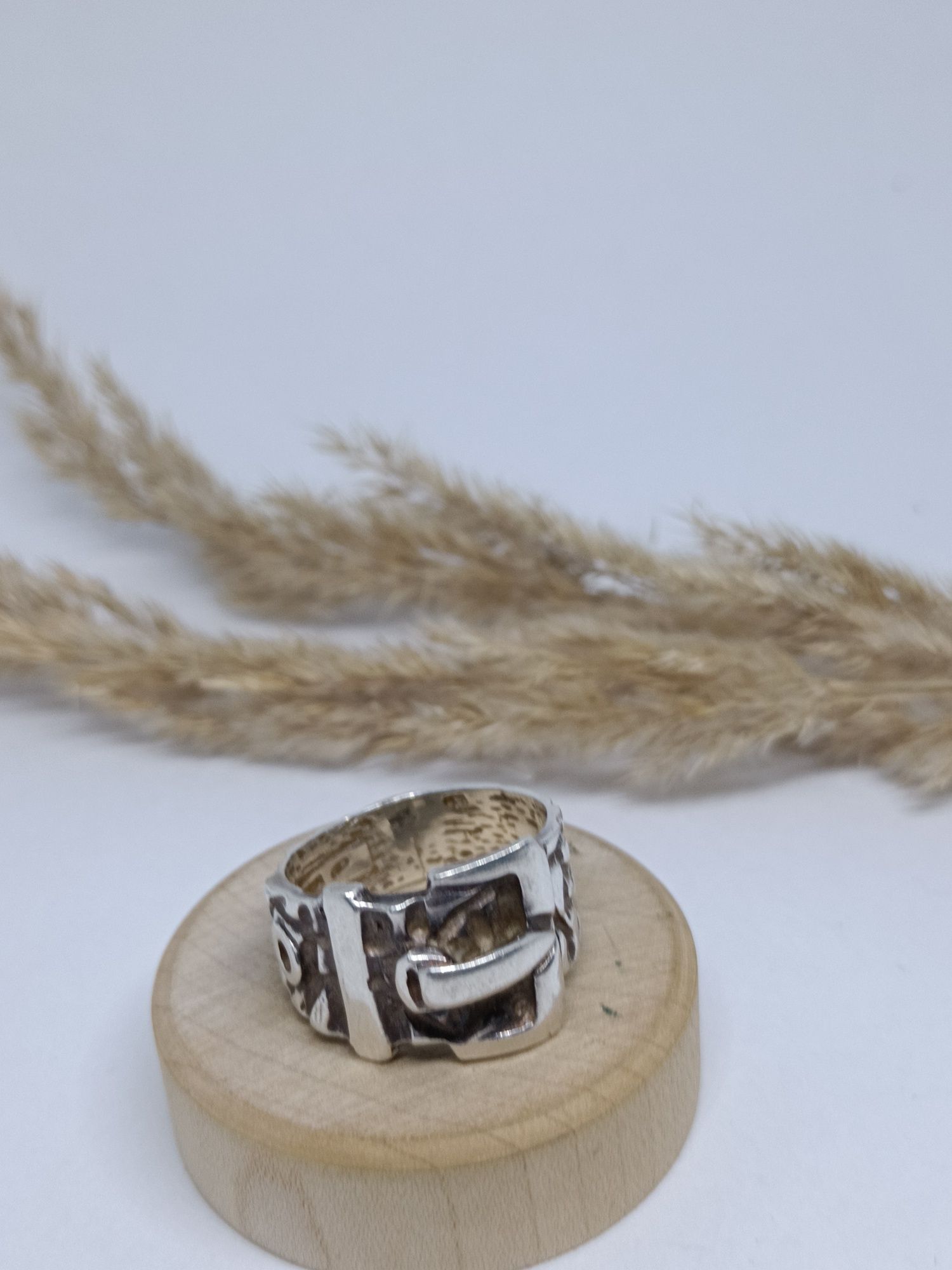 Unikatowy pierścionek pasek ze srebra, srebro 925