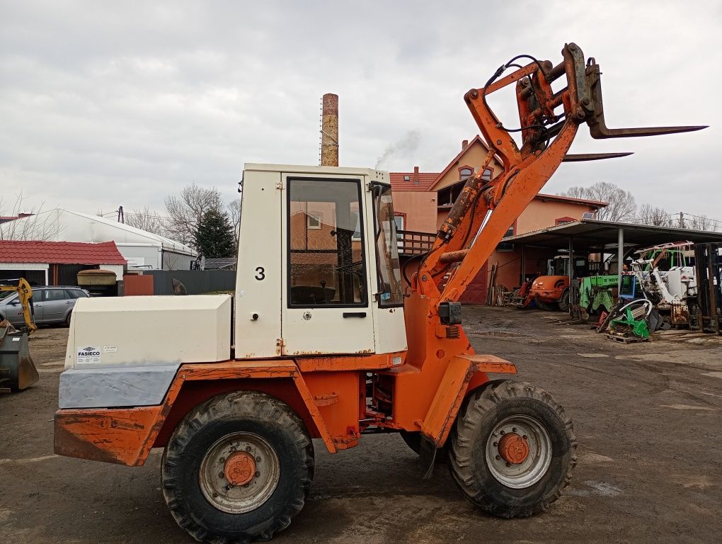 Ładowarka z Schaeff typ 841