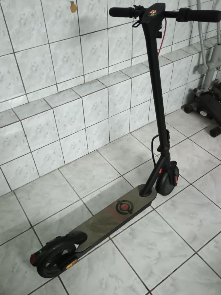Hulajnoga elektryczny, EO Scooter, City, 20 km/h, czarny, 350 W