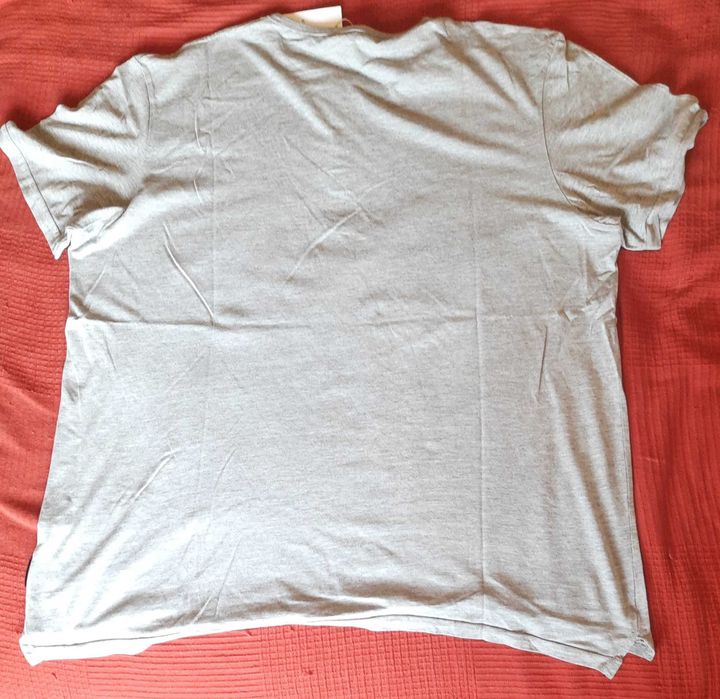 T-shirt Springfield nova tamanho XXL