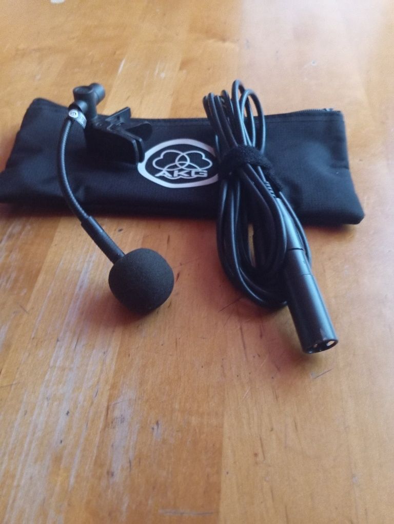 Mikrofon AKG do saksofonu