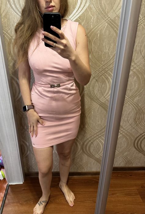 Класична рожева сукня