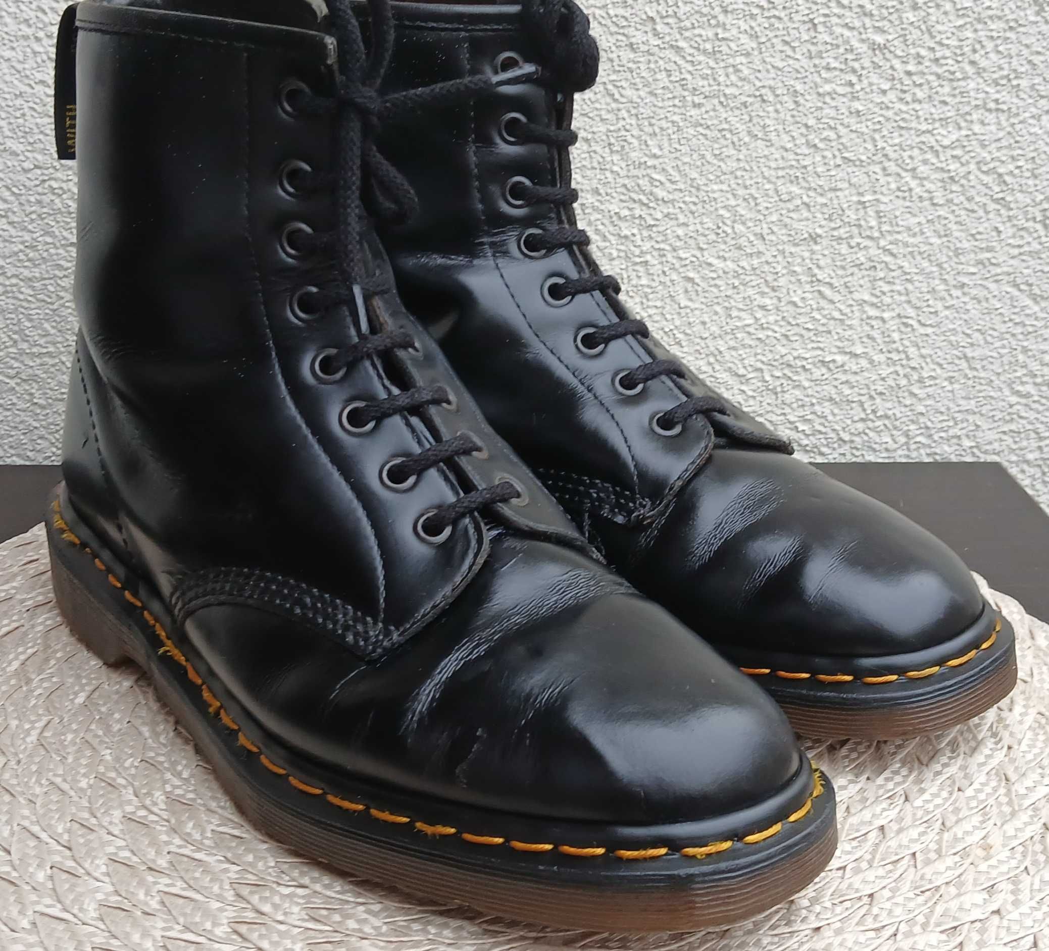 Martens 1460, made in england. Rozmiar 8