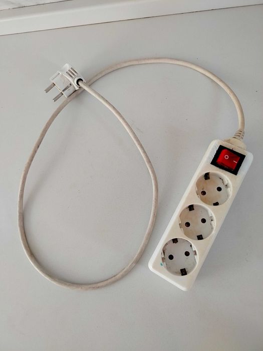 Удлинитель 3 розетки 1,3 метра подовжувач переноска сетевой фильтр