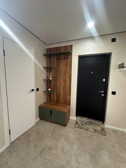 Продаж сучасної 2 кімнатної квартири по вул. Смакули