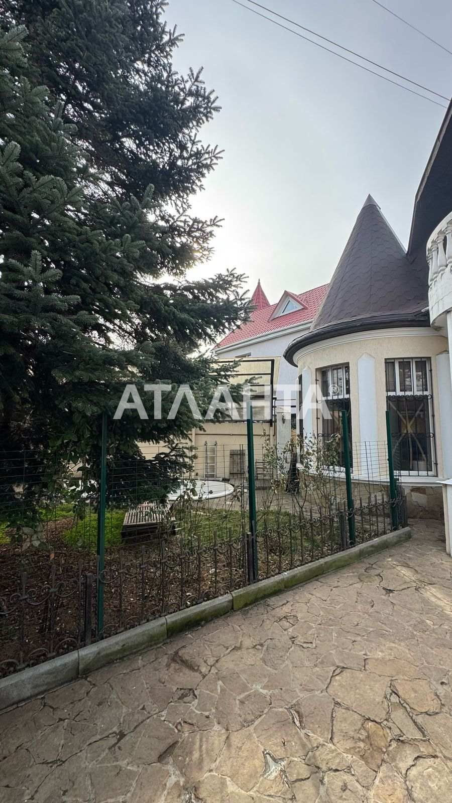 Дом у моря с бассейном на  Фонтане