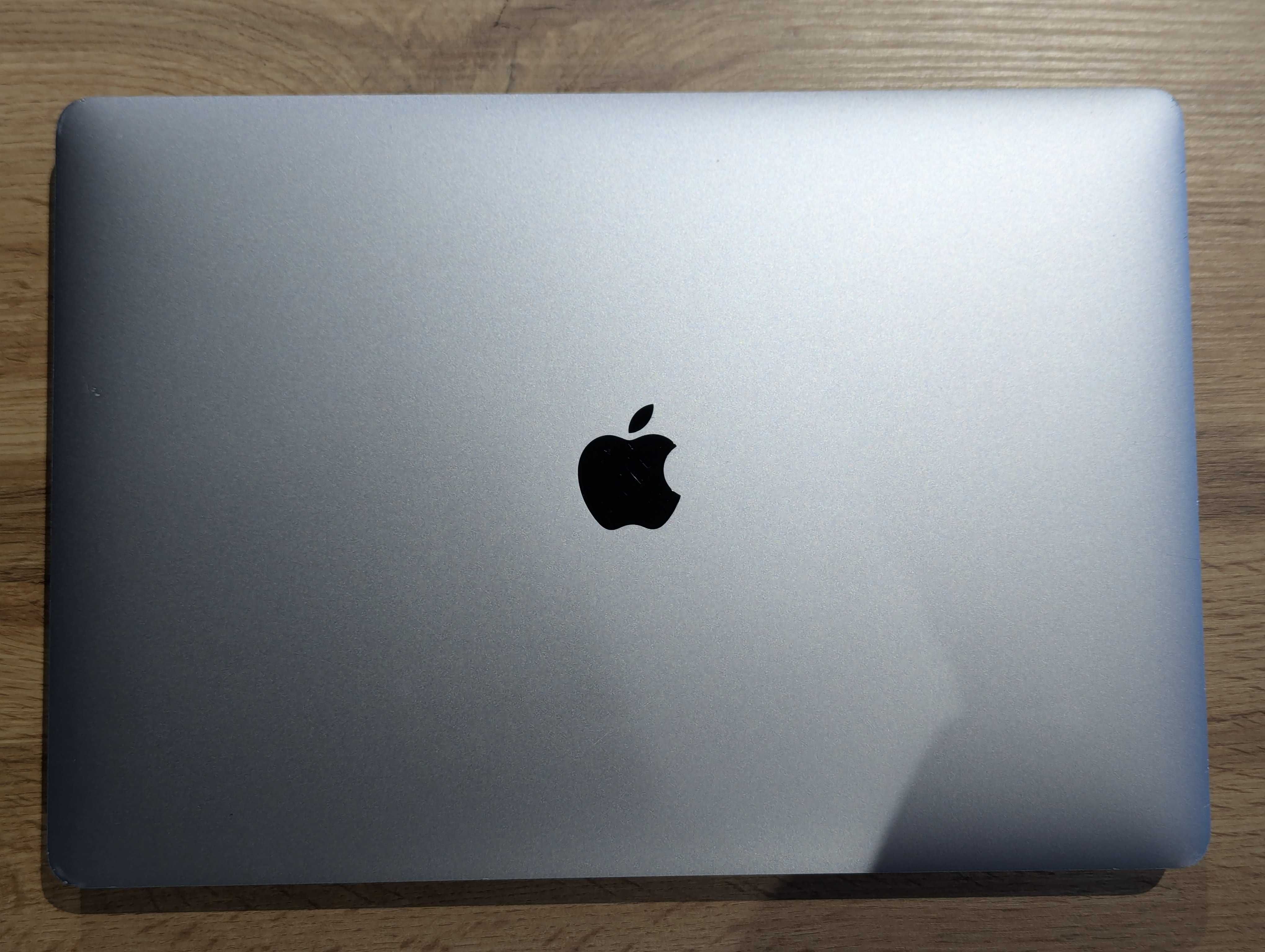Macbook pro 15 2018 core i9 2.9ghz 32/2tb pro 560x 4gb