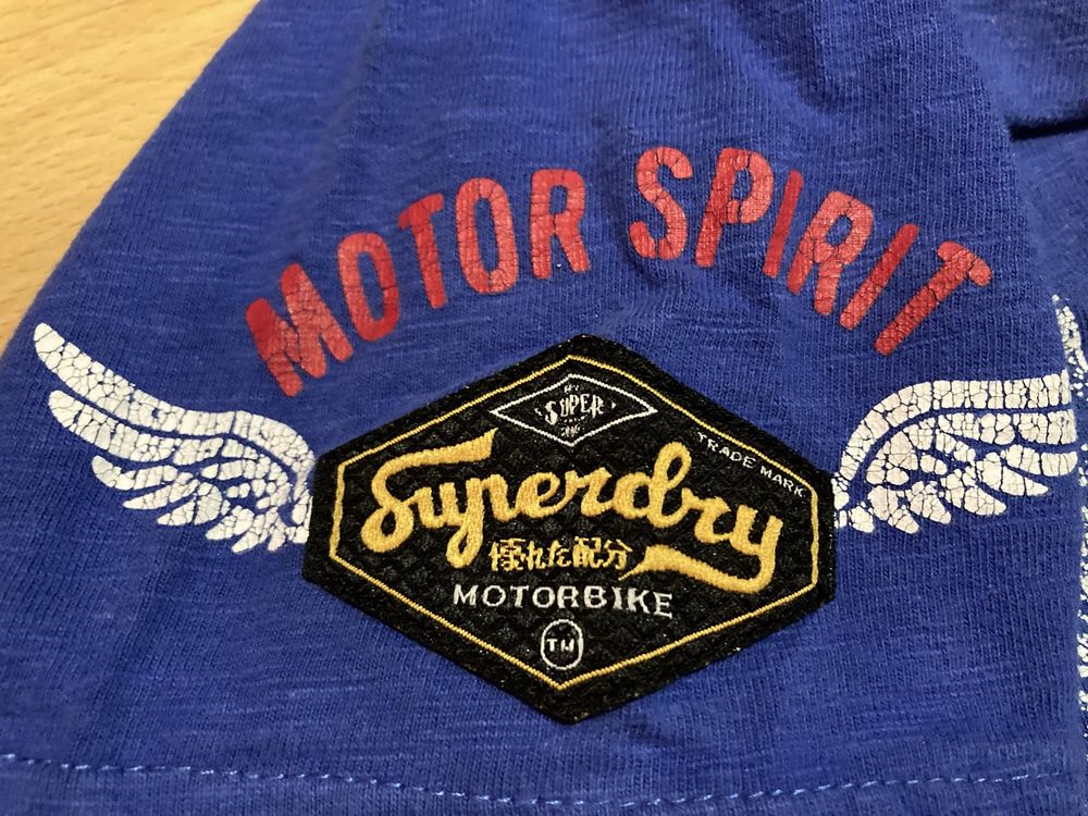 T-shirt Superdry duas unidades