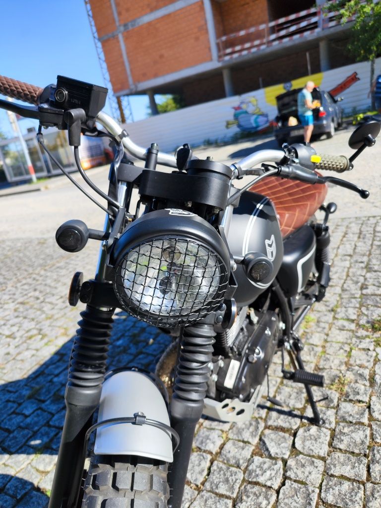 Mutt Mastiff 125cc com 2800km