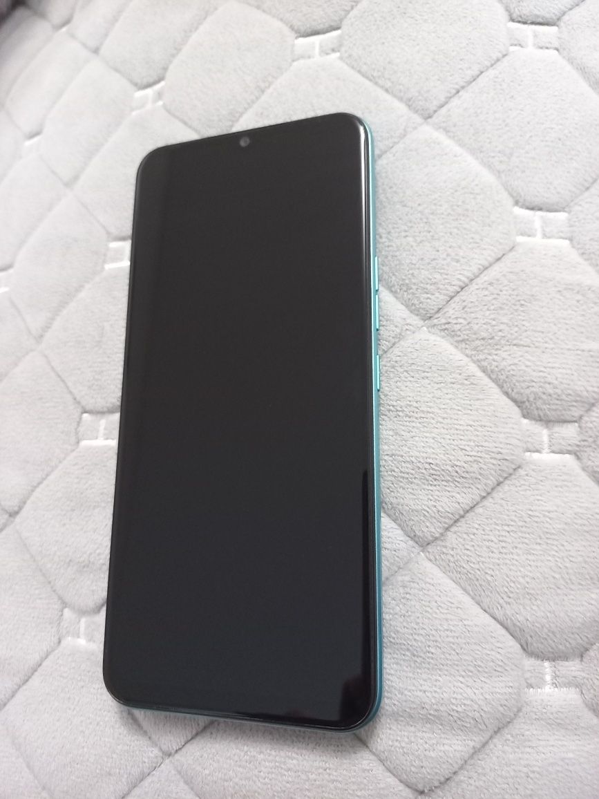 Телефон Tecno SPARK 8C