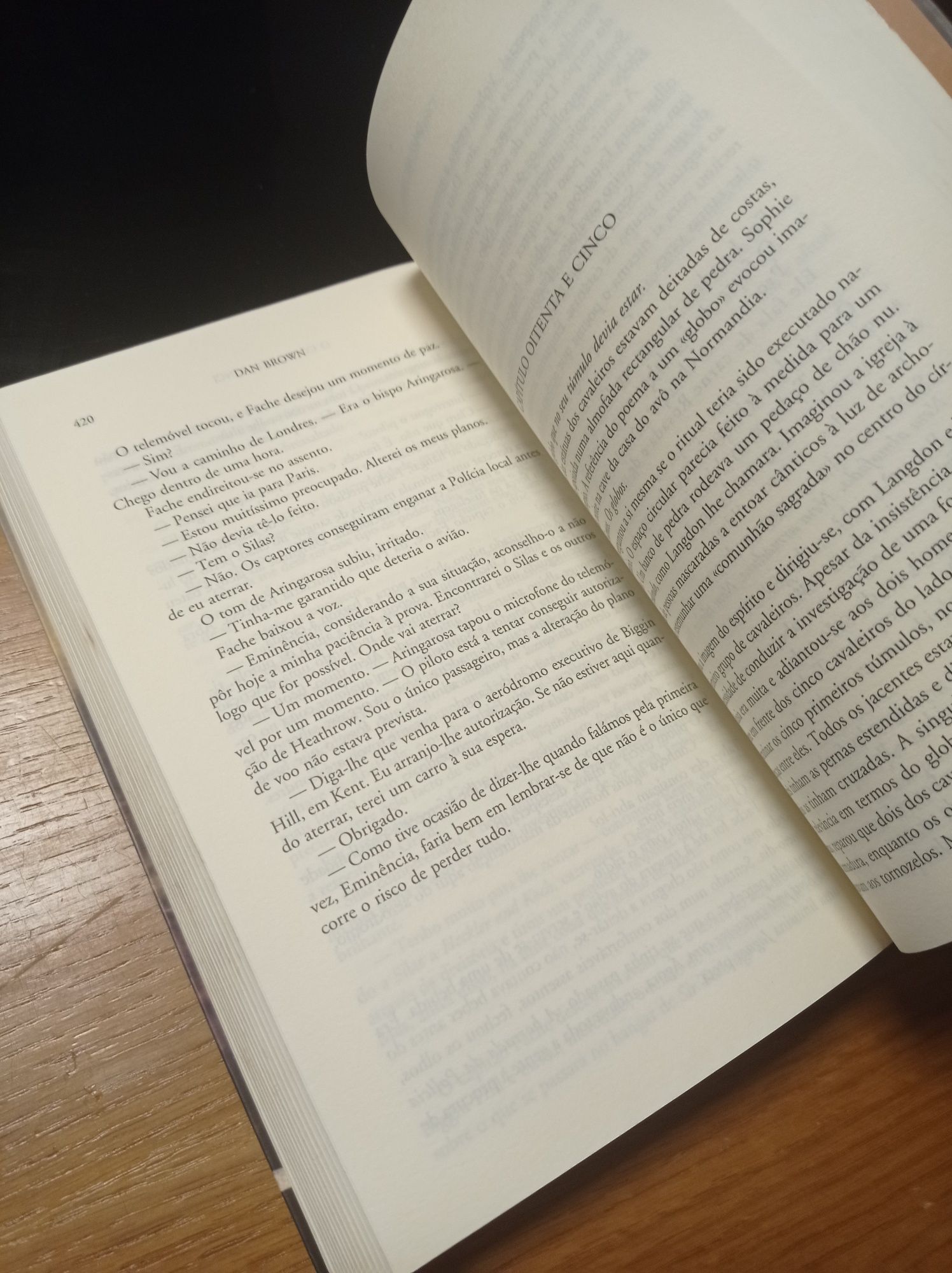 Livro " O Código de da Vinci" de Dan Brown