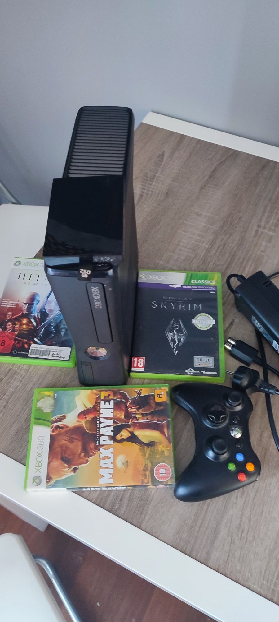 Xbox 360 slim 4gb dysk 250 konsola po spa