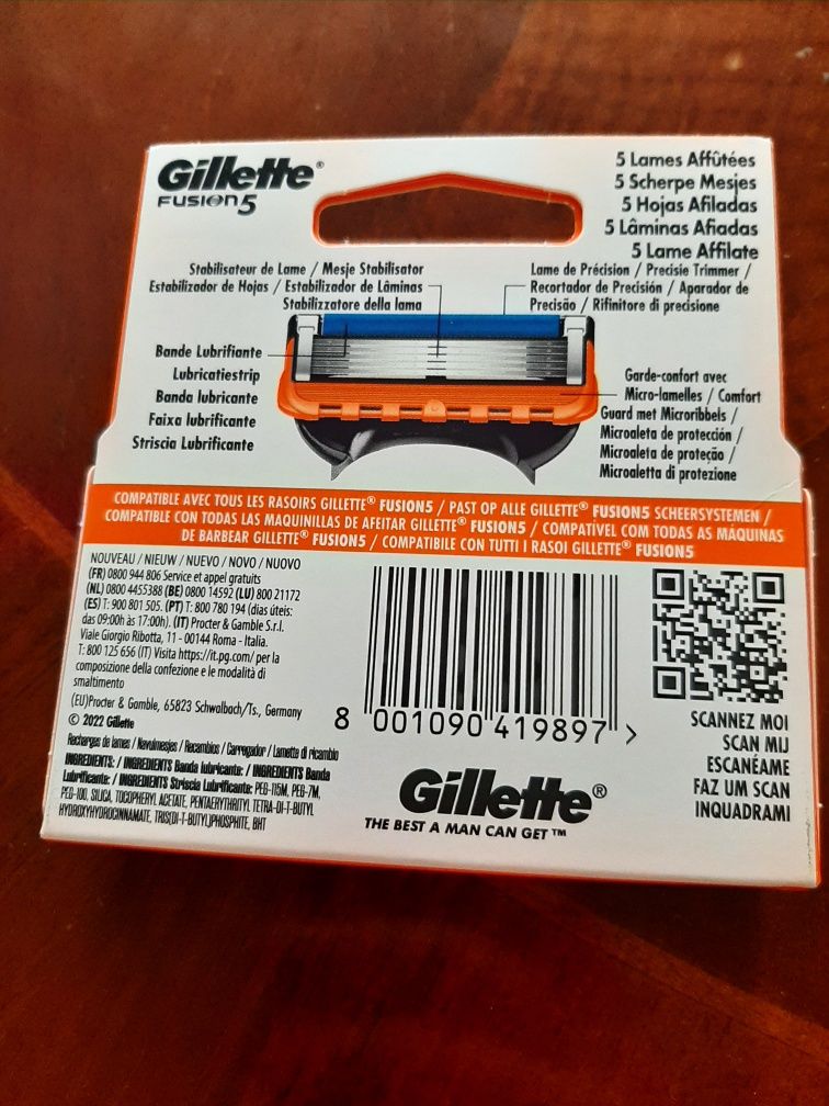 Gillette fusion 5 , 4 шт в уп.