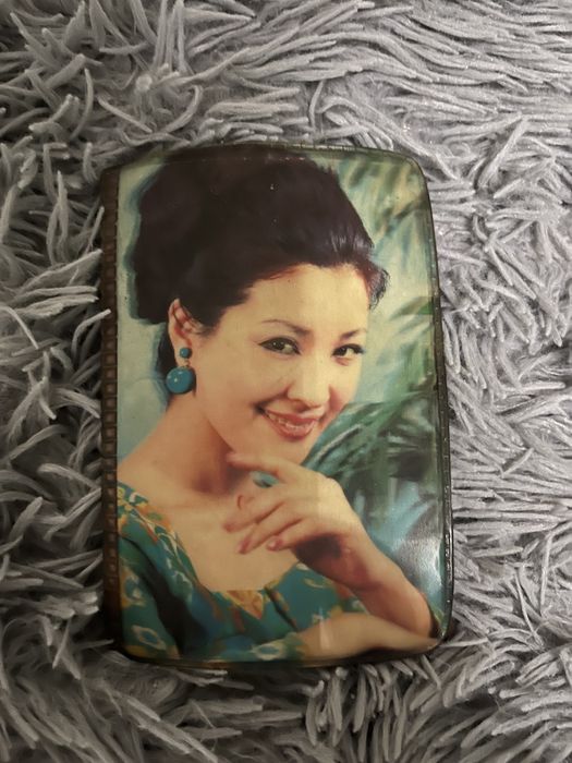 Кошелек гдр с подмигивающей девушкой
