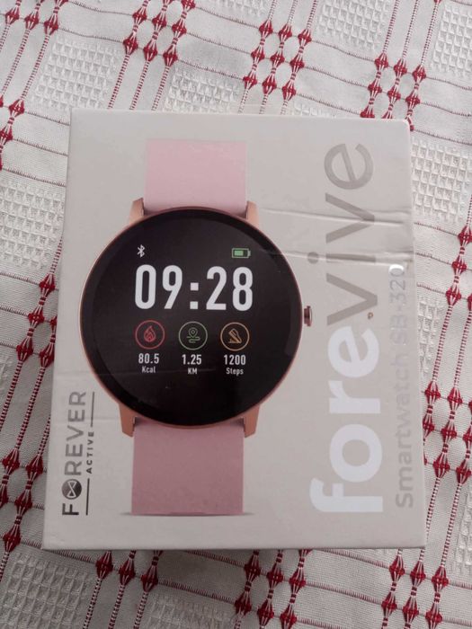 Smartwatch z ładowarką