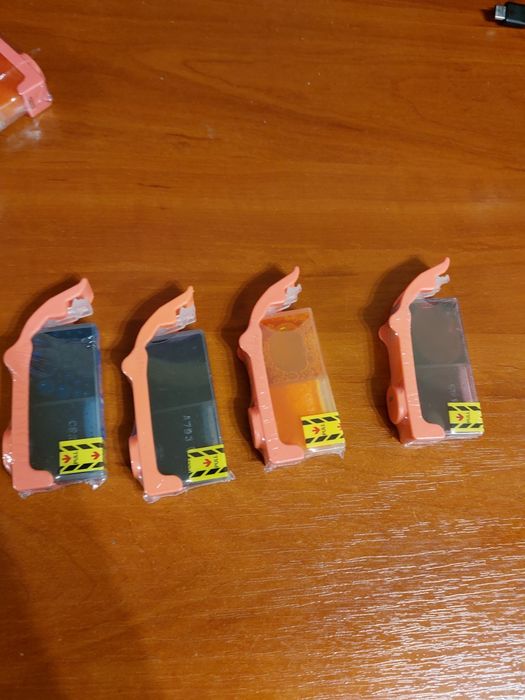 Картридж для Canon PIXMA MP560 CANON 521 CMY C/M/Y 2934B010