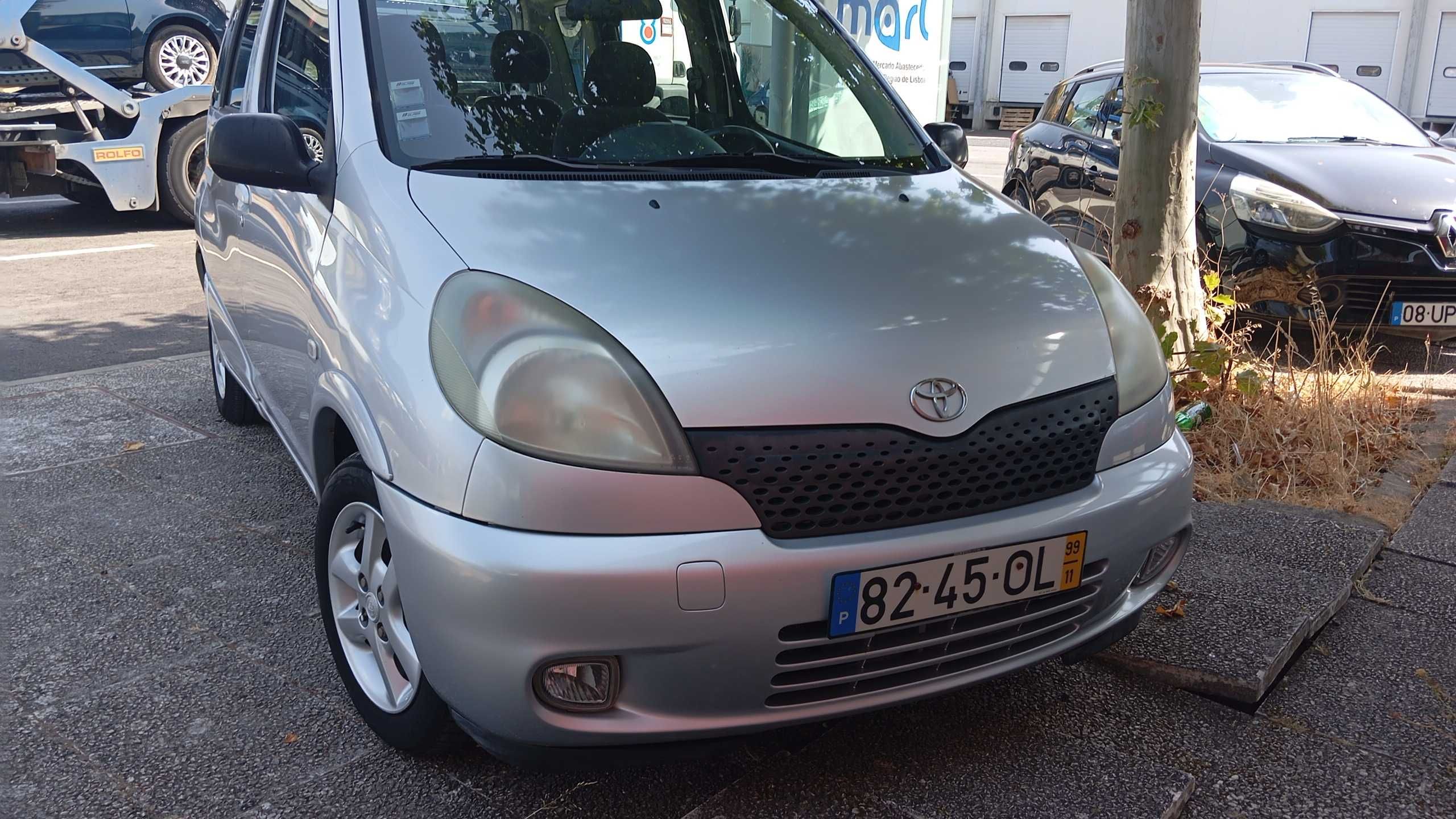 Toyota Yaris verso em ótimo estado