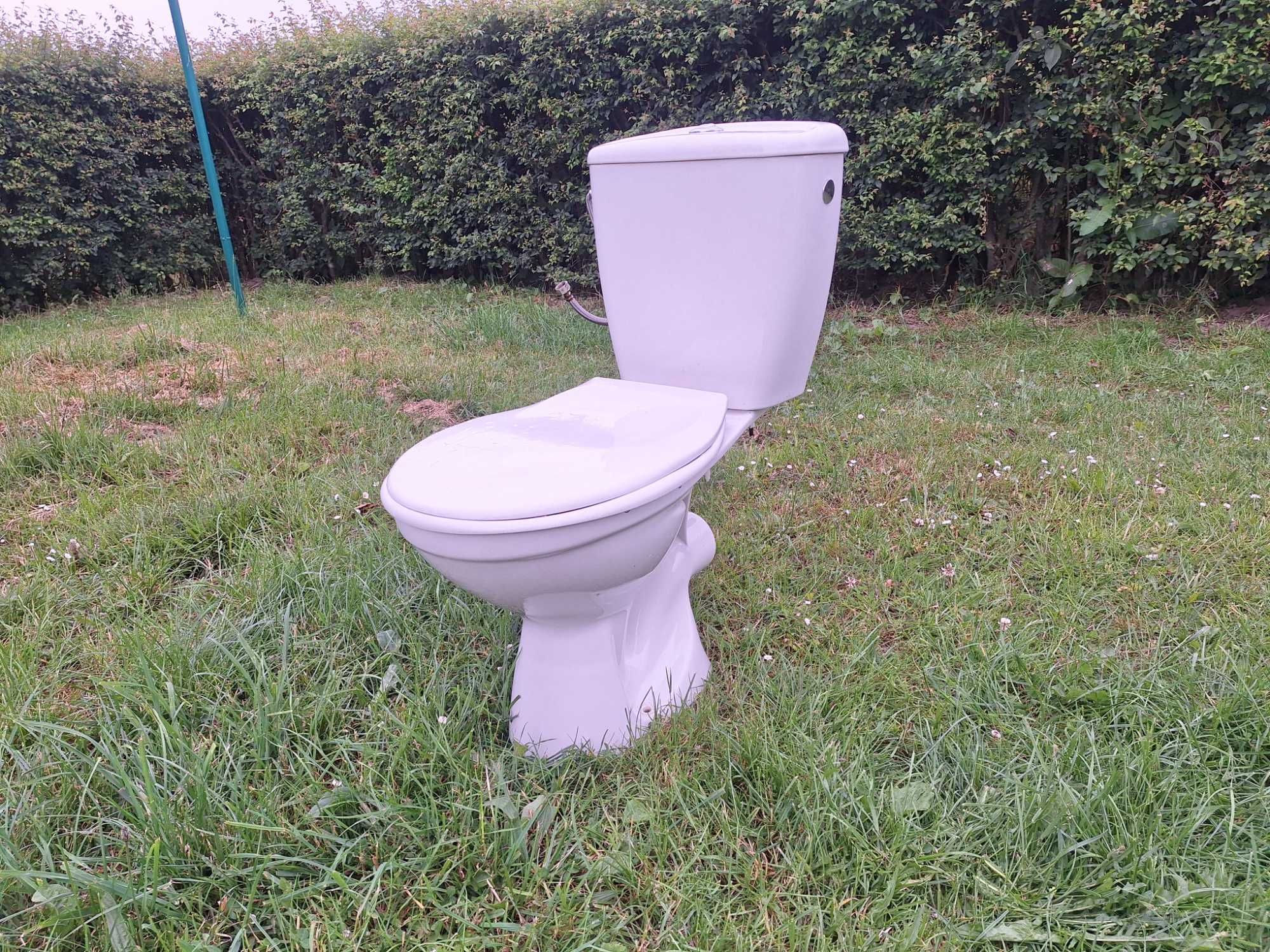 Kompakt WC, toaleta.
