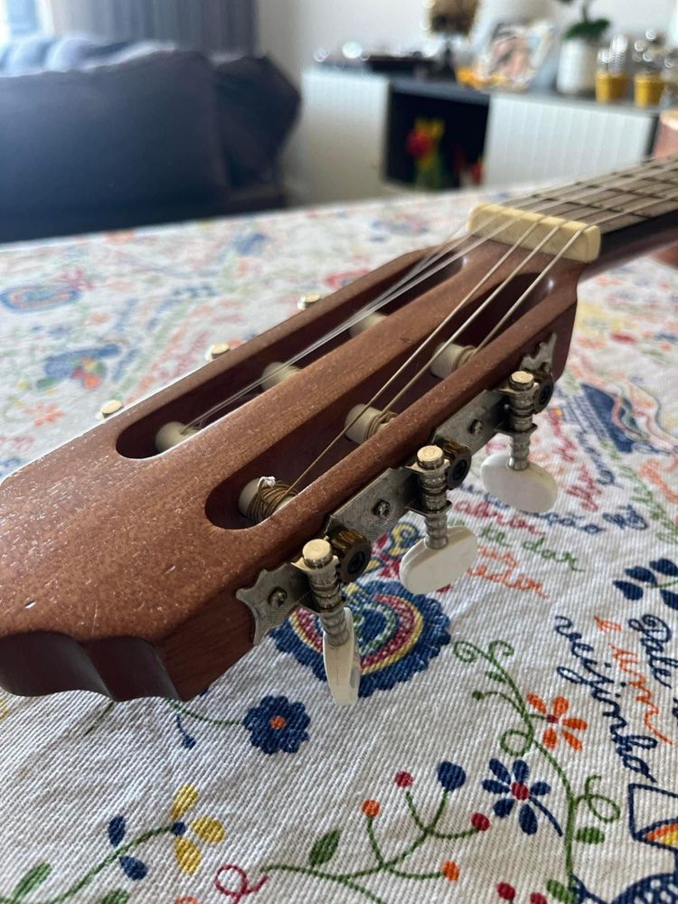 Guitarra lusitana